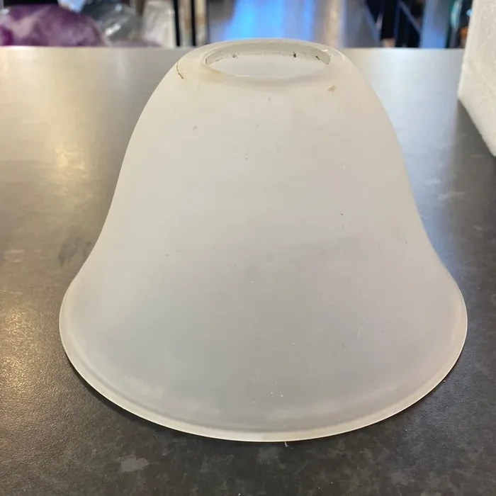 (19) Unknown Fitting – Shade for spring clip