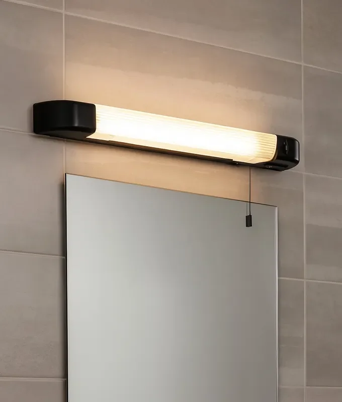 Black Bathroom Shaver Light with USB Charging & Shaver Socket