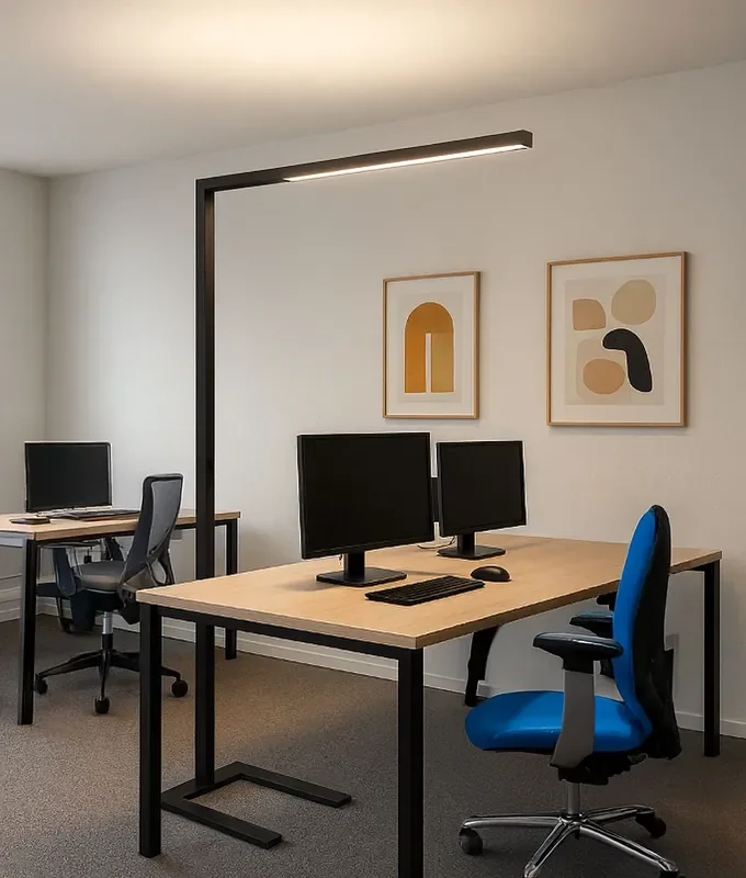 Floor-Standing LED Office Light – Flexible, Comfortable, Compliant