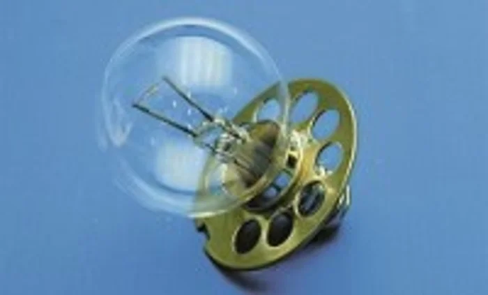 Hikari M-04003 IL 6V 4.5A E14-26×18 Flange