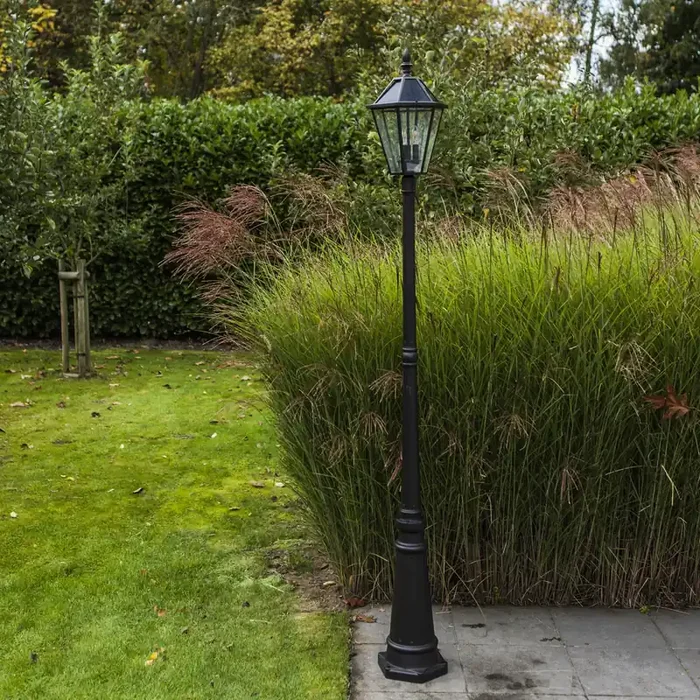 Lutec London Solar Lamp Post Light