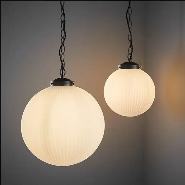 Single Ceiling Pendant – Ribbed round glass shade – Antique Brass (0711BRY72460)