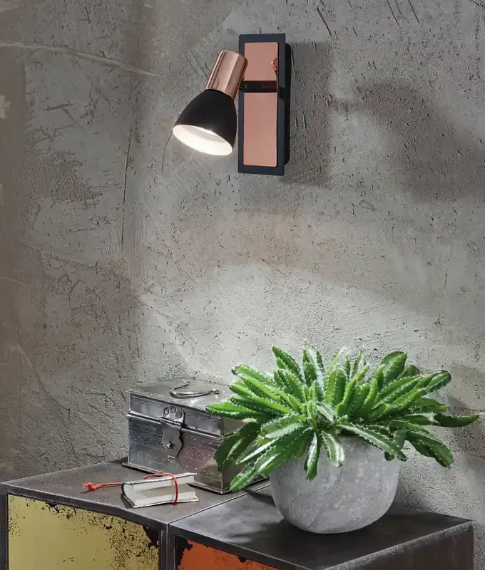 Switched GU10 Single Spotlight – Black with Copper Details