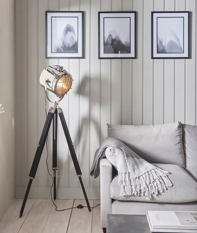 Vintage Nautical Tripod Floor Lamp – Adjustable and Stylish